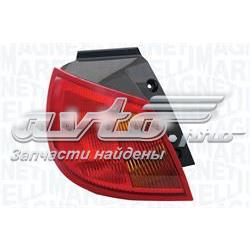 Фара задня права зовнішня Mitsubishi 8331A036