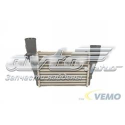 V15601202 VEMO/Vaico радіатор интеркуллера