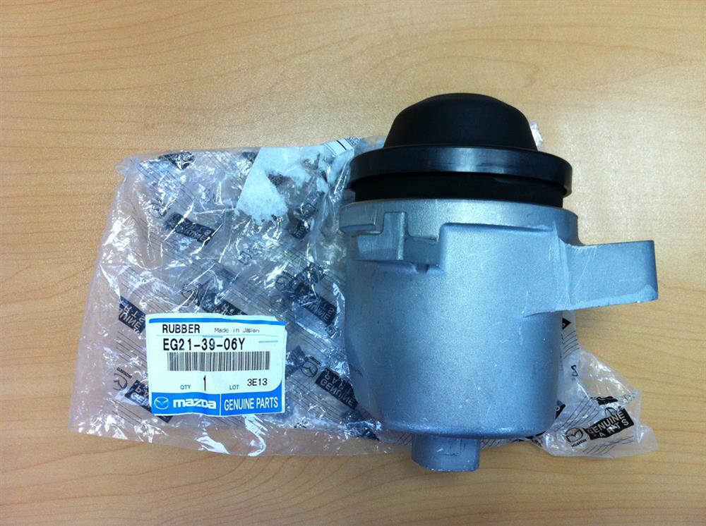 EG2139060L Mazda Права подушка мотора