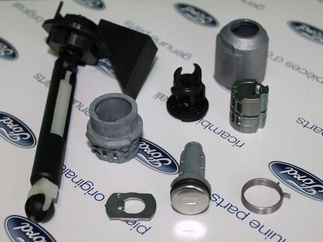 Личинка замку капоту Ford 1355231