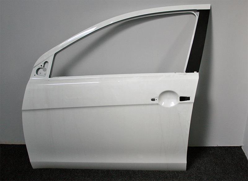 Купити 5700A557 Mitsubishi Двері кабіни