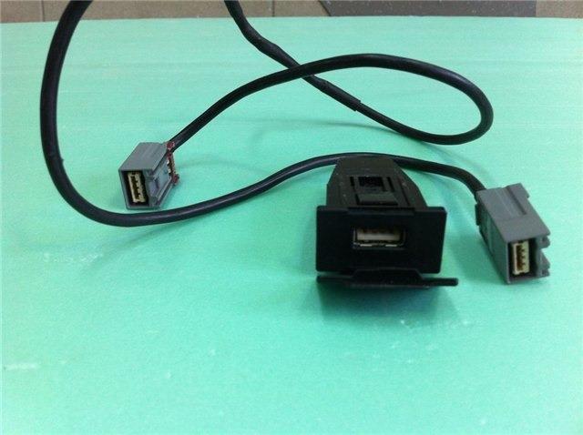 USB-розгалужувач Mitsubishi 8718A007 ціна, від 17.74 USD