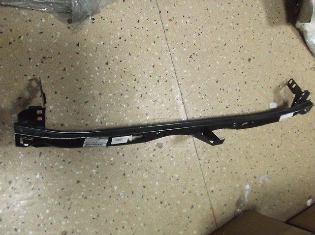 Кронштейн бампера переднього, центральний 62290BN730 Nissan/Infiniti