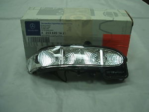 Покажчик повороту дзеркала, правий Mercedes A2038201421 ціна, від 5.84 USD
