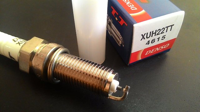 Купити XUH22TT Denso Свічка запалювання