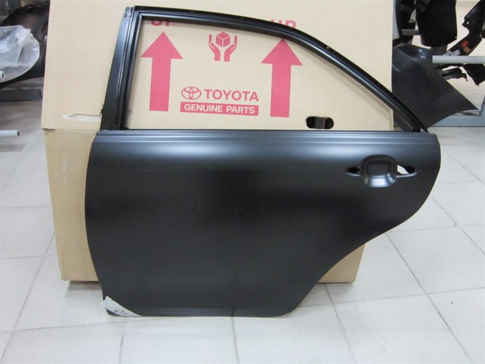 Двері задні, ліві Toyota Camry HYBRID (AHV40) (Тойота Камрі)