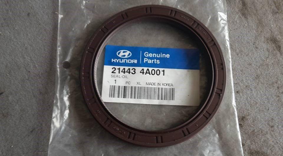 Сальник колінвала задній 214434A001 Hyundai/Kia