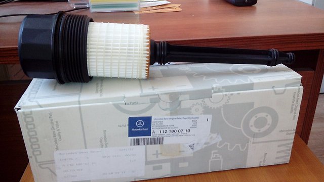 Кришка масляного фільтра Mercedes A1121800710