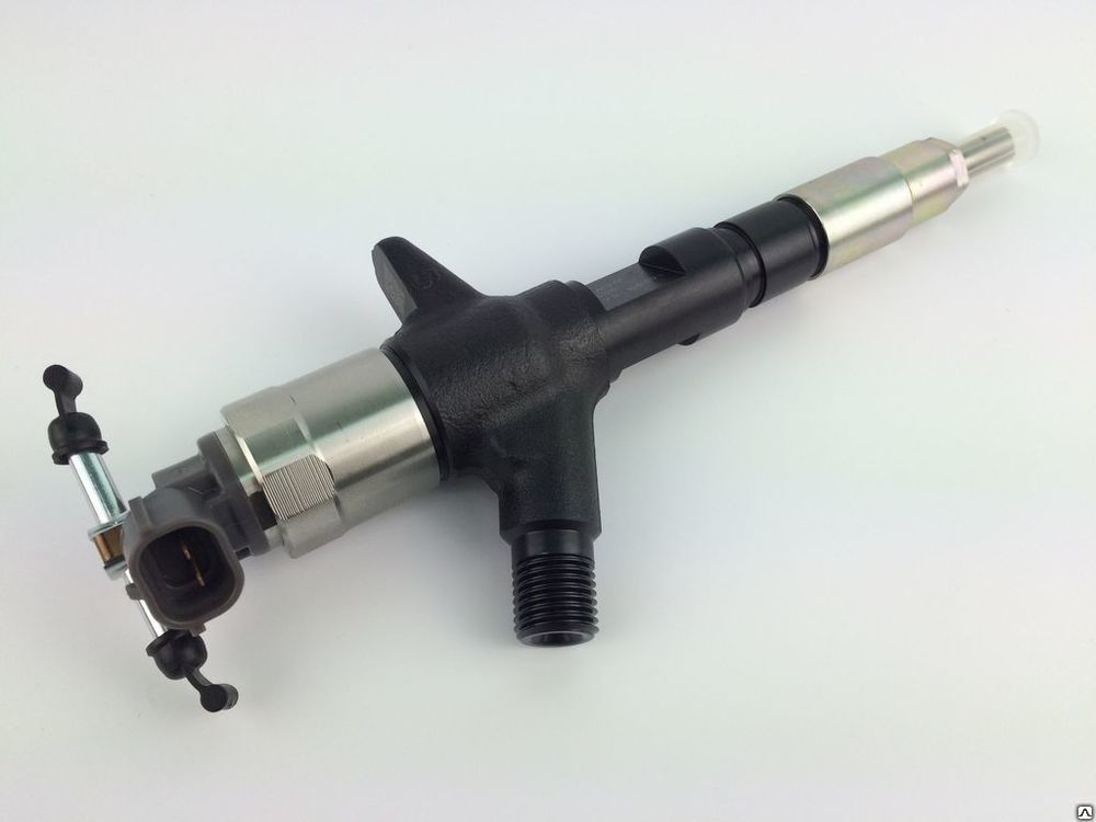 Форсунка паливна Denso 095000831 ціна, від 387.14 USD
