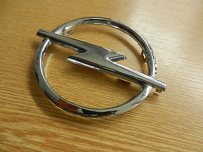Емблема решітки радіатора Opel Omega B (25, 26, 27) (Опель Омега)