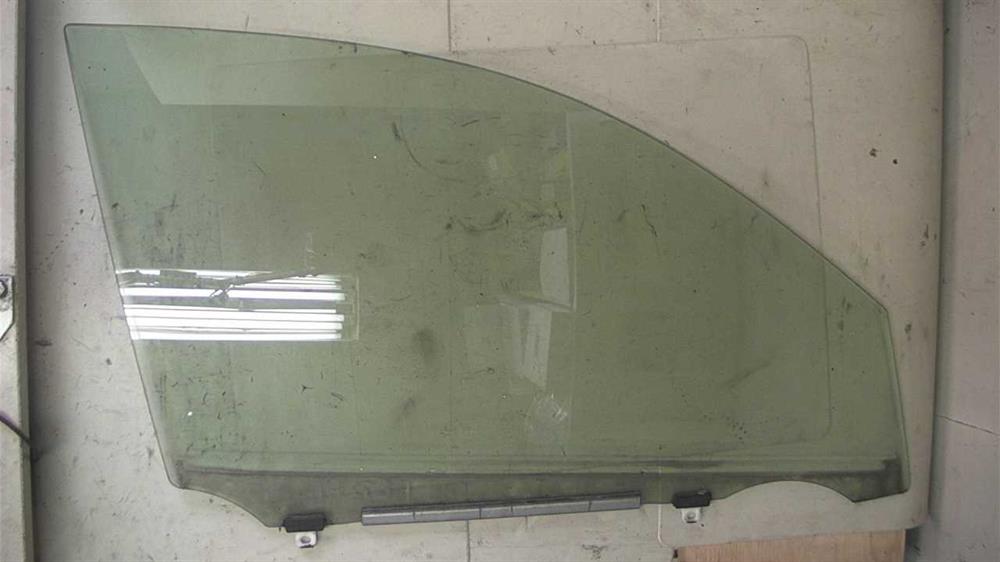Скло передньої правої двері Toyota 6810142160 ціна, від 20.41 USD