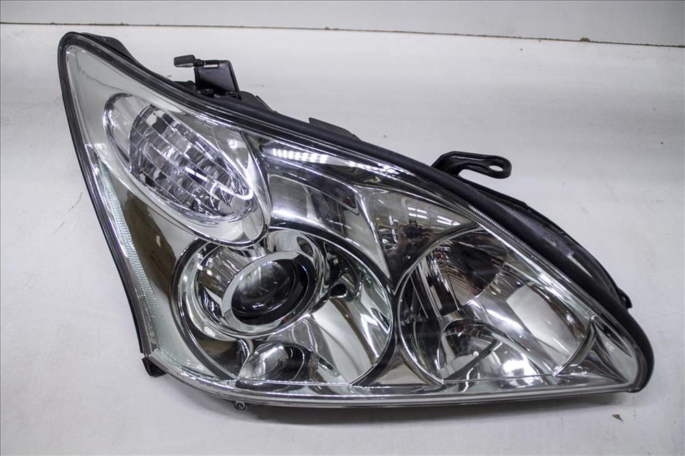 Купити 8114548241 Toyota Права блок фара