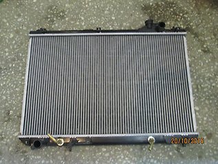 Купити 1640038192 Toyota Радіатор двигуна
