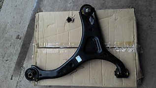 Купити 54500EJ70A Nissan/Infiniti Важіль передньої підвіски нижній, правий