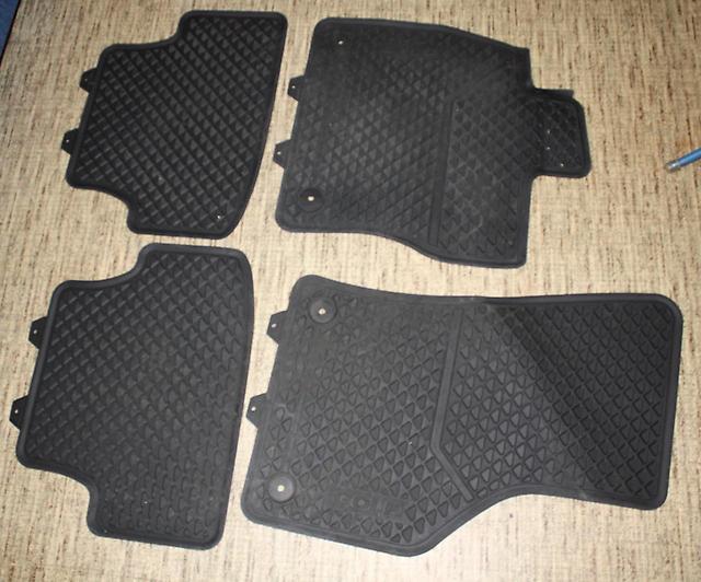 Комплект килимків VAG 5G106150082V ціна, від 98.56 USD