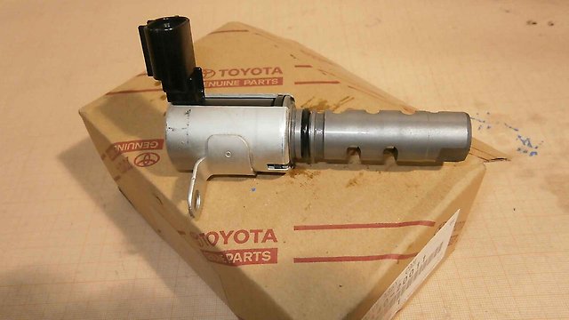 Купити 1534020011 Toyota Клапан електромагнітний положення (фаз) розподільного валу, лівий