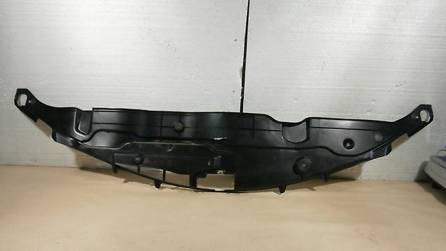 5329533040 Toyota Дифузор радіатора охолодження, верхній