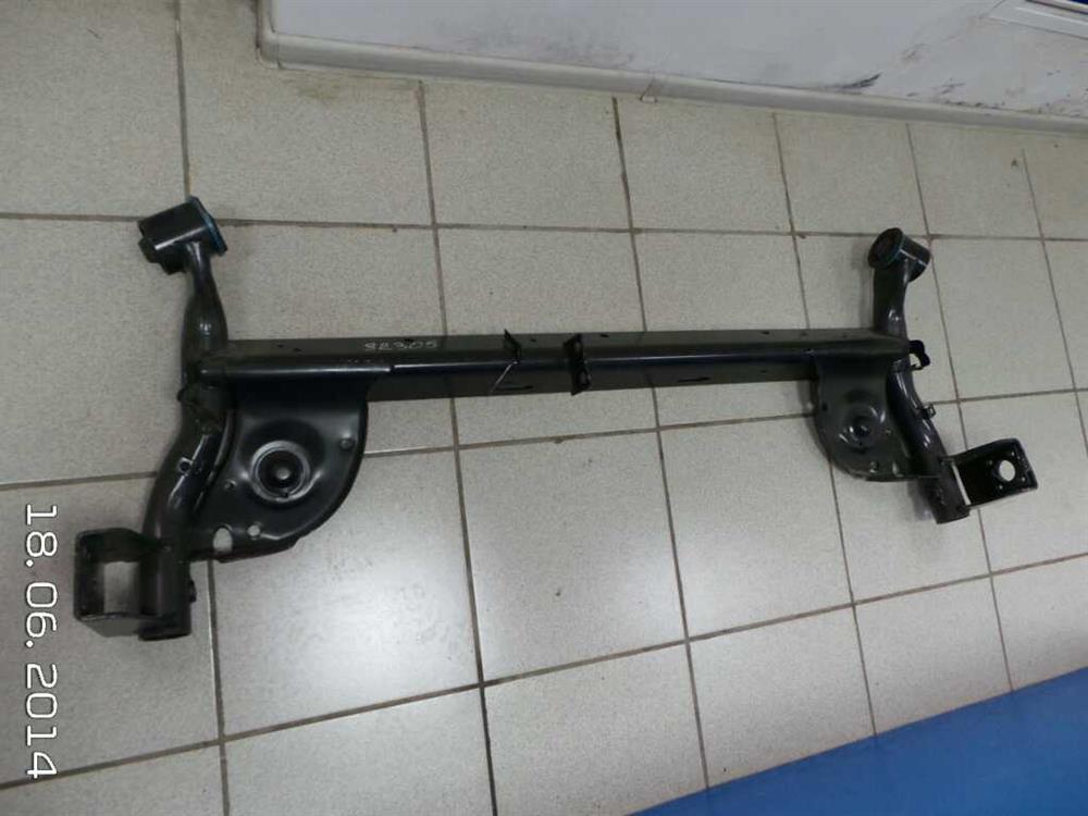 Балка задньої підвіски поперечна Renault (RVI) 8200630332 ціна, від 199.21 USD