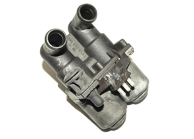 Кран обігрівача Mercedes A0008306584