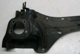 Цапфа - поворотний кулак задній, правий EG2128200B Mazda