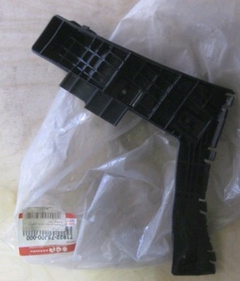 7182179J00 Suzuki Кронштейн бампера заднього, правий