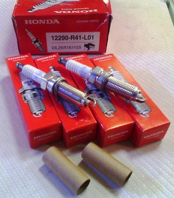 12290R41L01 Honda свіча запалювання