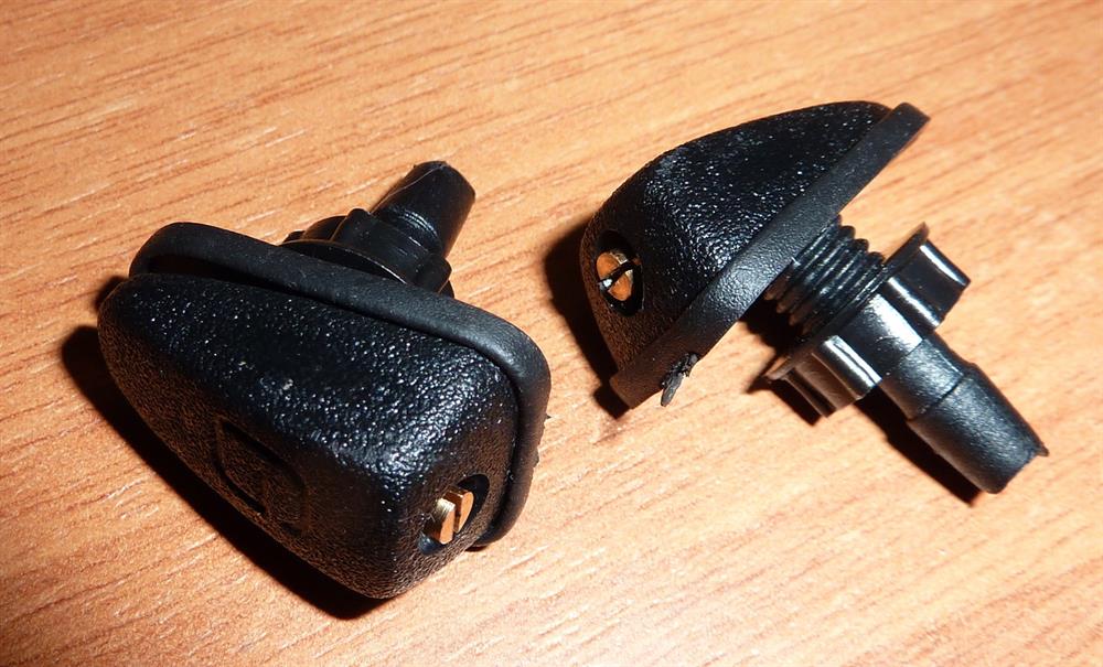 Форсунка омивача лобового скла Renault (RVI) 7700846446