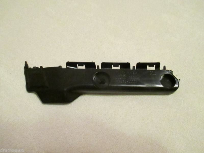 Кронштейн бампера заднього, лівий 525760D030 Toyota