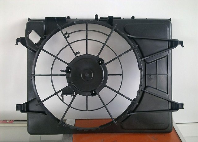 Дифузор (кожух) радіатора охолодження Hyundai Elantra (HD) (Хендай Елантра)
