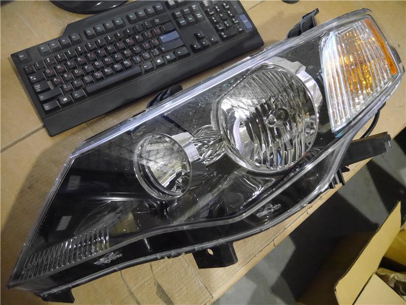 Купити 8301B325 Mitsubishi Основна фара в зборі ліва