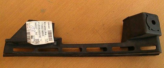 Кронштейн бампера переднього, правий 1T0807890B VAG