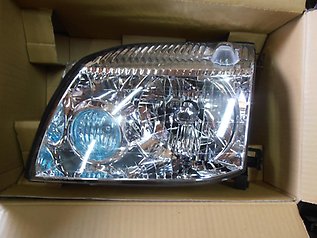 Фари Nissan/Infiniti 260758H900 ціна, від 110.74 USD
