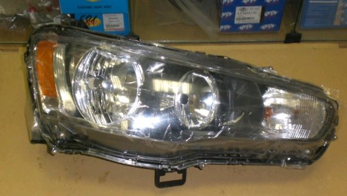 Купити 8301C338 Mitsubishi Права блок фара