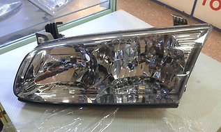 Фари Toyota 8115033310 ціна, від 126.69 USD