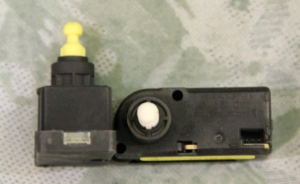 Автоматичний коректор фар Bosch 0307853303 ціна, від 12.99 USD
