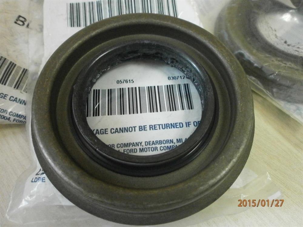 1498994 Ford Сальник АКПП/КПП, вихідного/вторинного валу