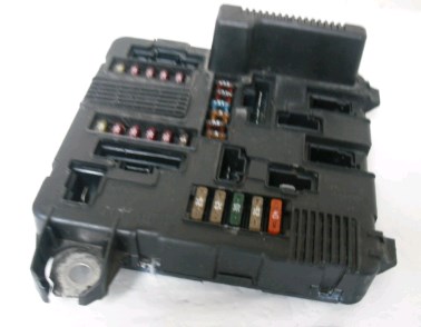 Купити Блок запобіжників Renault Megane II LM0, LM1