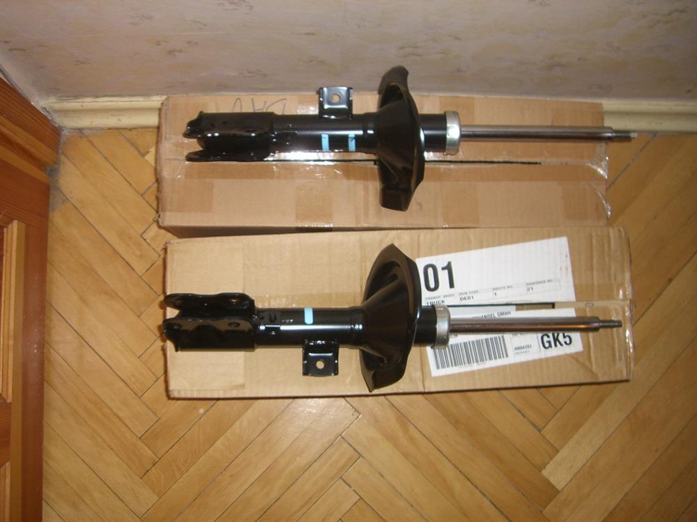 Купити 4060A283 Mitsubishi Амортизатора передній лівий