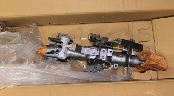 GR1L32100D Mazda Колонка рульового управління