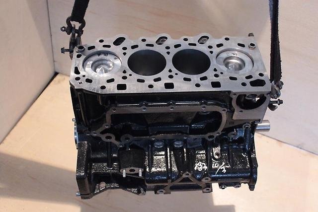 Купити 211004A021 Hyundai/Kia Блок двигуна