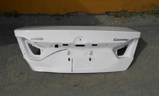 Кришка багажника Toyota 6440133590 ціна, від 256.25 USD