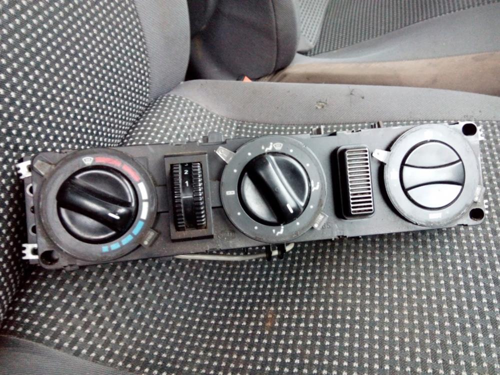 Купити A0004463628KZ Mercedes Блок управління пічкою