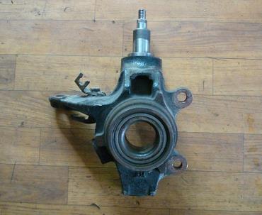 Цапфа передні праві Nissan/Infiniti 40010AU000 ціна, від 63.33 USD