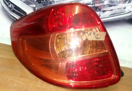 3567079J00 Suzuki Задня ліва фара
