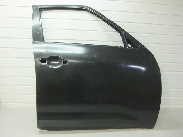 Купити H0100BA6MA Nissan/Infiniti Двері праві передні