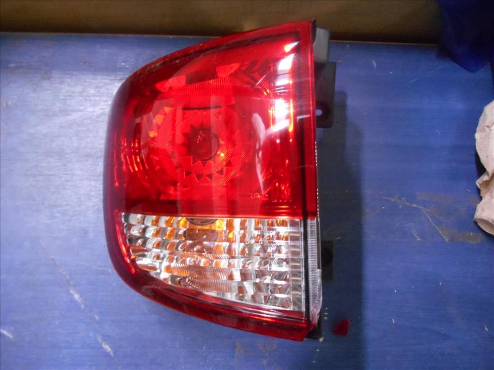 8360109150 Ssang Yong Задня ліва зовнішня фара
