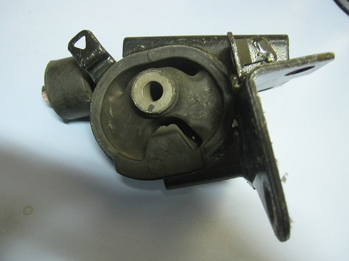 Купити 1237221070 Toyota Подушка (опора) двигуна, ліва