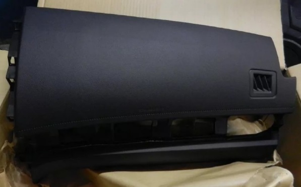 5501233010C0 Toyota накладка панелі "торпедо" пасажирської подушки безпеки