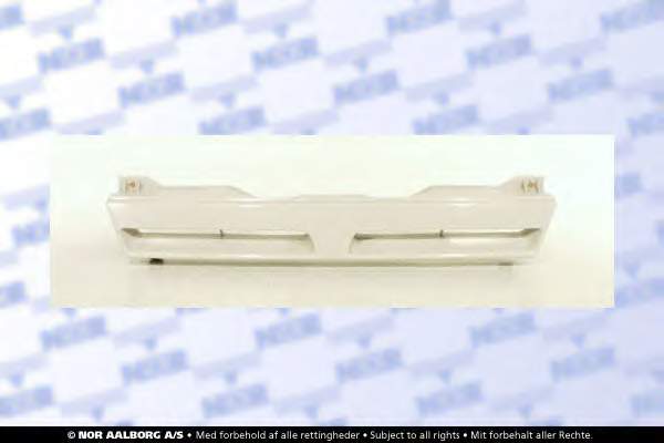 Решітка радіатора на Nissan Sunny II N13