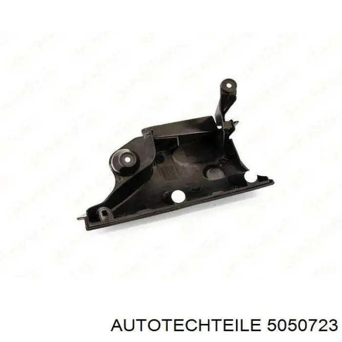 Купити 8200642153 Renault (RVI) Накладка бампера заднього, права